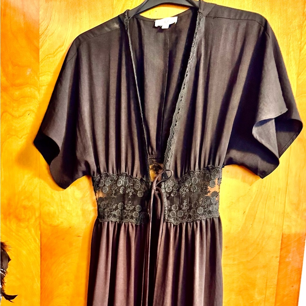 Elegant Black Lace Trim Women's Top